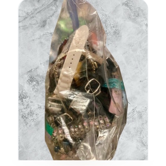 Budget Friendly Jewelry Lot to Wear, Arts, & Craft Uses. Multiple types & brands - Picture 3 of 4